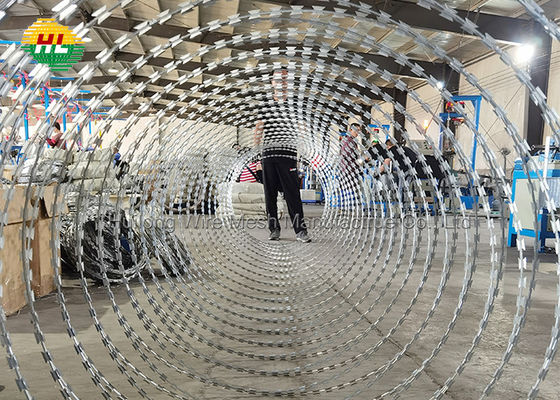 Περίφραξη ασφάλειας κήπων καλωδίων κήπων ξυραφιών, ψαλιδισμένος γαλβανισμένος καλώδιο χάλυβας 300MM ξυραφιών κονσερτινών